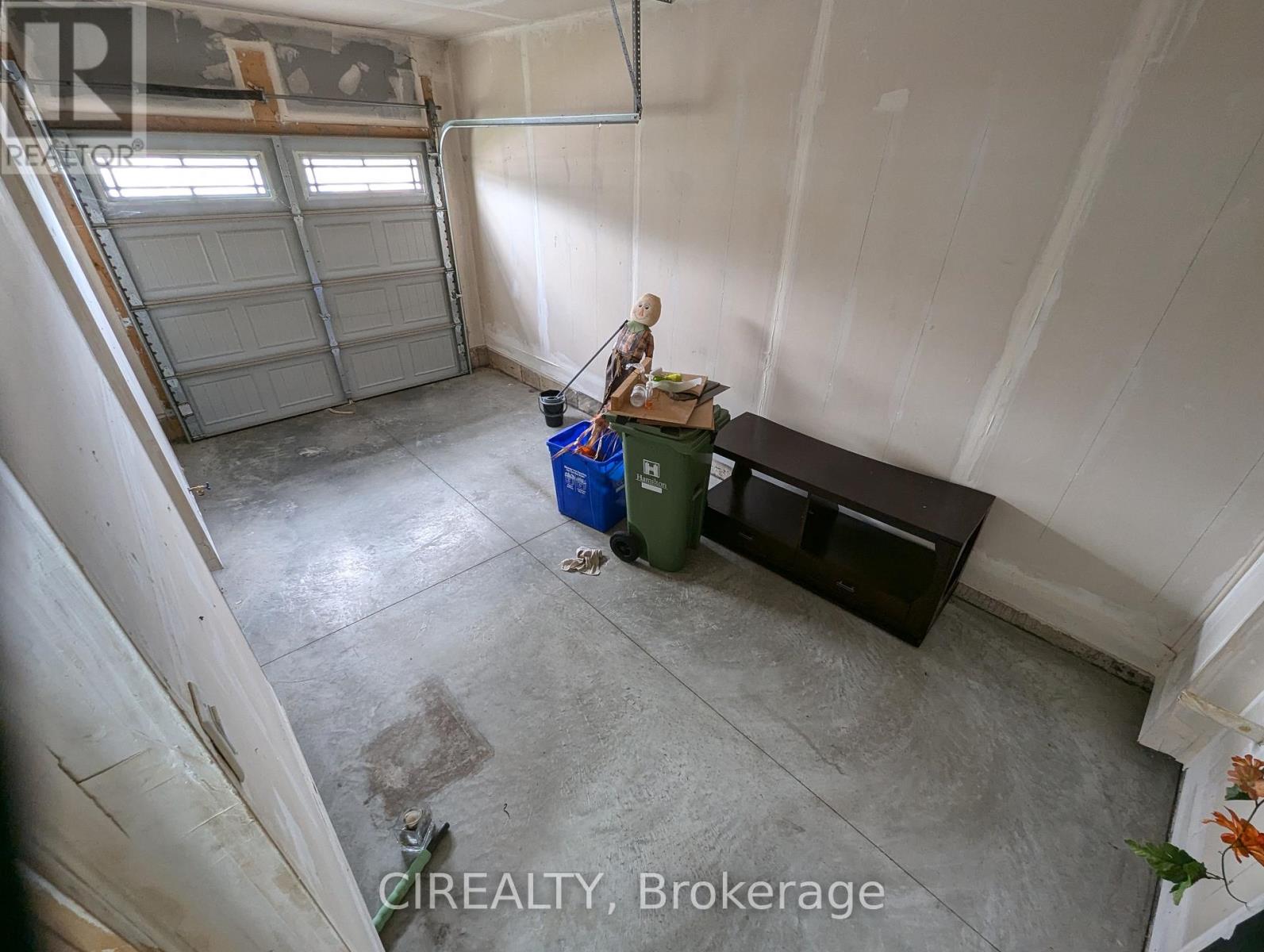 34 Kingsborough Drive, Hamilton, Ontario  L0R 1P0 - Photo 26 - X12476331