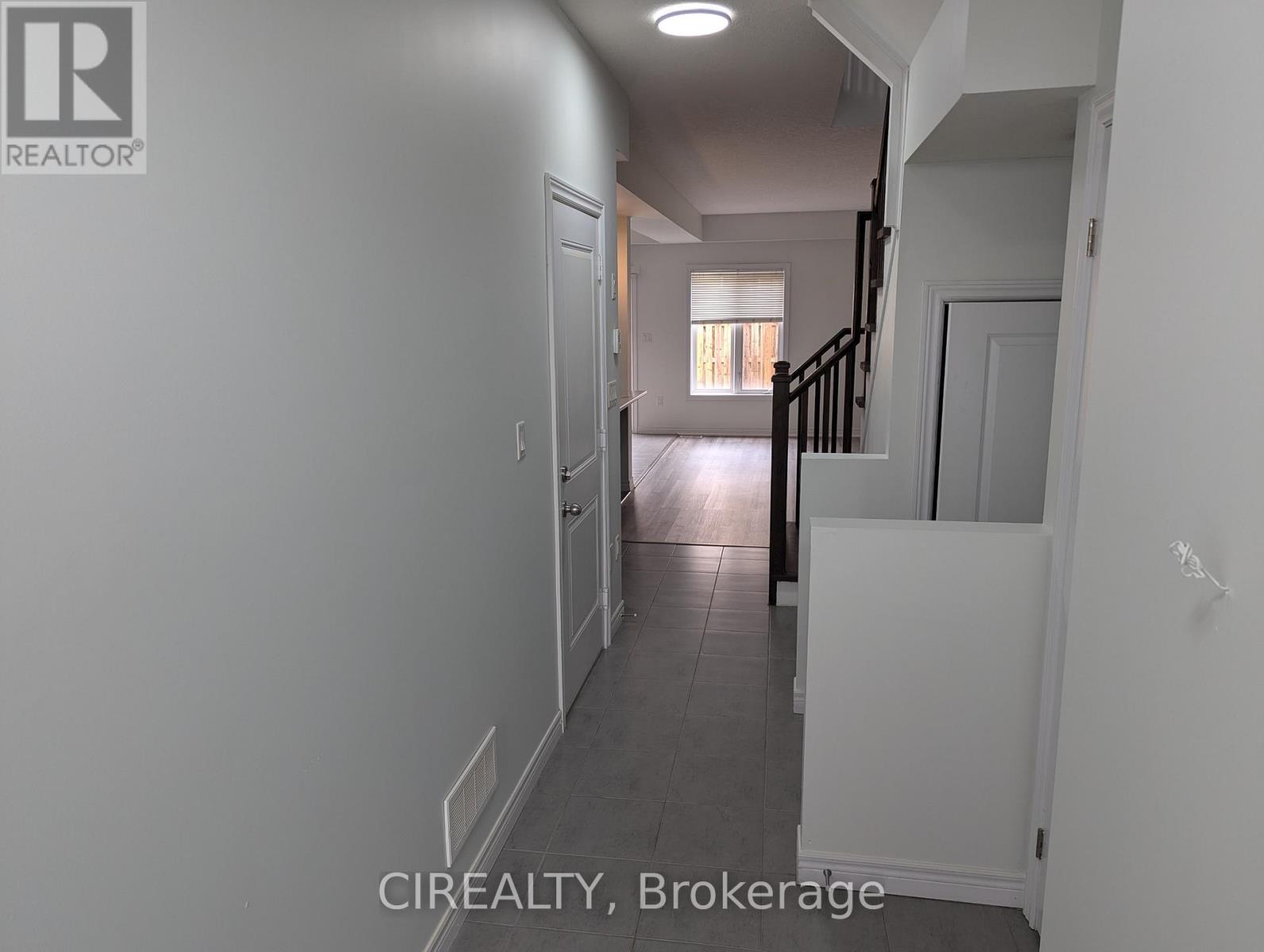 34 Kingsborough Drive, Hamilton, Ontario  L0R 1P0 - Photo 3 - X12476331