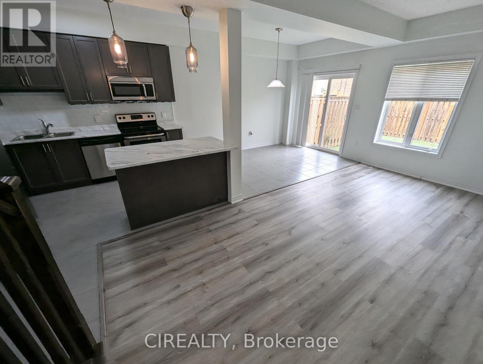 34 Kingsborough Drive, Hamilton, Ontario  L0R 1P0 - Photo 8 - X12476331