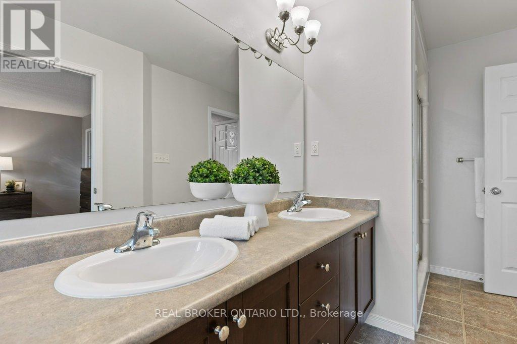 34 Gravel Ridge Trail, Kitchener, Ontario  N2E 0B3 - Photo 21 - X12476345