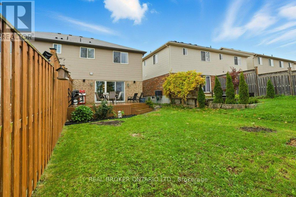 34 Gravel Ridge Trail, Kitchener, Ontario  N2E 0B3 - Photo 30 - X12476345