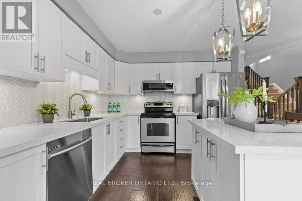 34 Gravel Ridge Trail, Kitchener, Ontario  N2E 0B3 - Photo 6 - X12476345