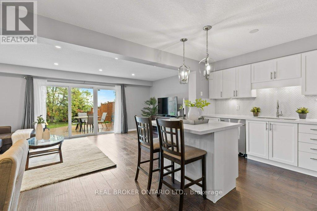 34 Gravel Ridge Trail, Kitchener, Ontario  N2E 0B3 - Photo 8 - X12476345