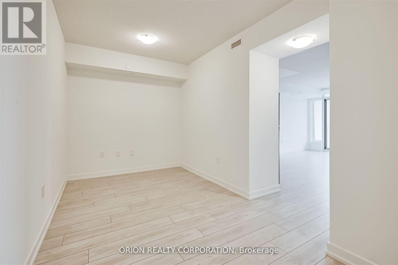517 - 556 Marlee Avenue, Toronto, Ontario  M6B 0B1 - Photo 5 - W12476386