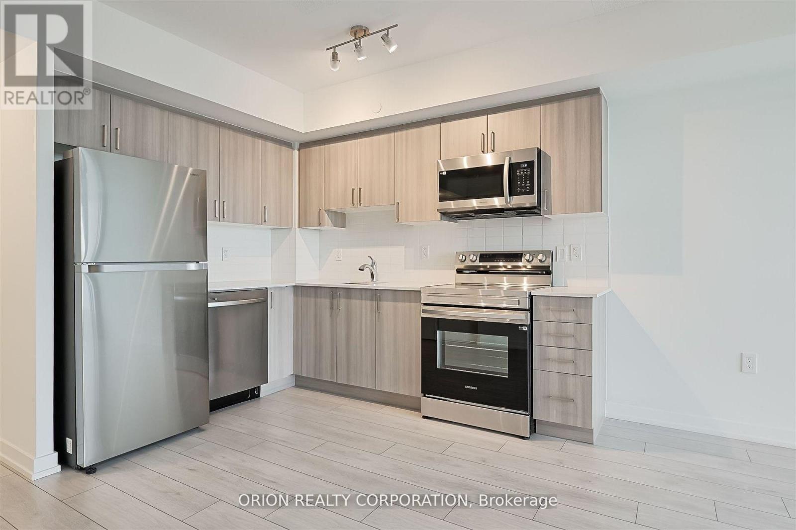 517 - 556 Marlee Avenue, Toronto, Ontario  M6B 0B1 - Photo 9 - W12476386
