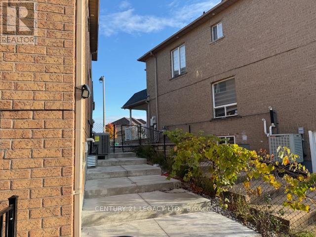 (Basement) - 12 Cobblestone Court, Brampton, Ontario  L6R 2S1 - Photo 2 - W12476392