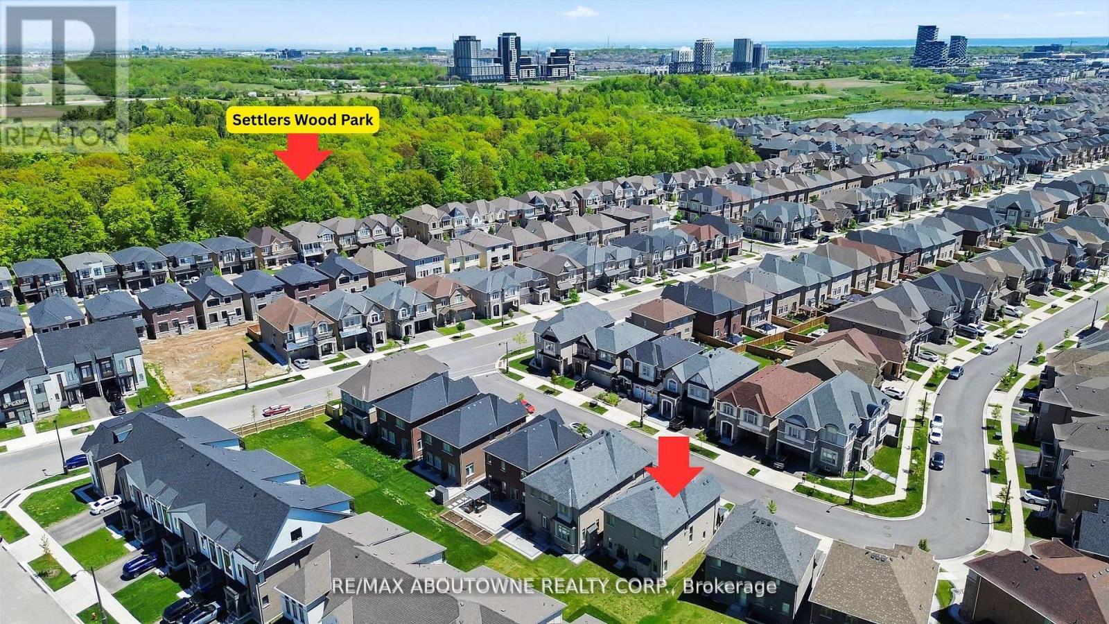 3470 Clayton Trail, Oakville, Ontario  L6H 0Y9 - Photo 3 - W12476396