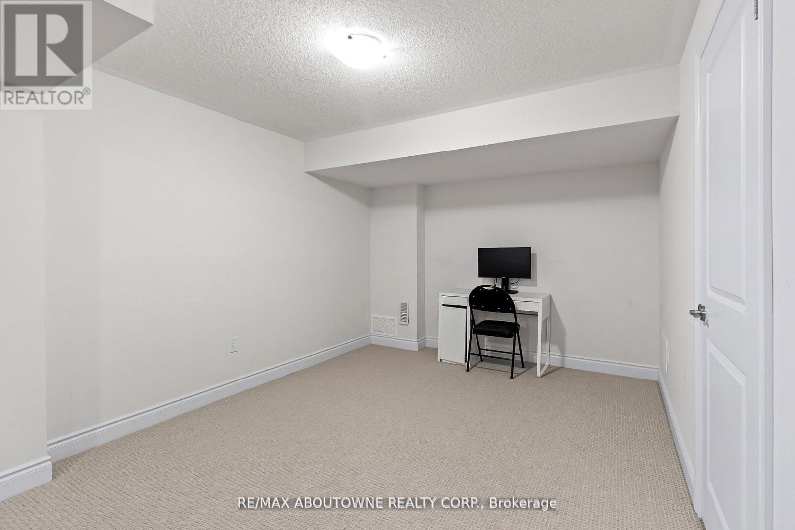 3470 Clayton Trail, Oakville, Ontario  L6H 0Y9 - Photo 37 - W12476396