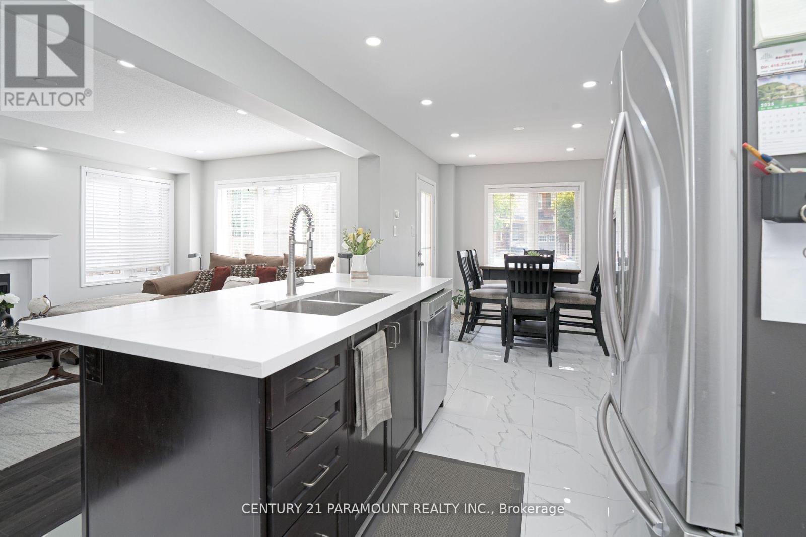39 Fenchurch Drive, Brampton, Ontario  L7A 4G1 - Photo 14 - W12476405