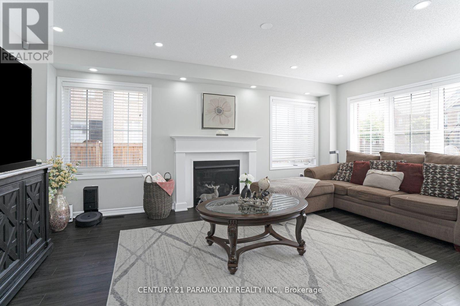 39 Fenchurch Drive, Brampton, Ontario  L7A 4G1 - Photo 17 - W12476405