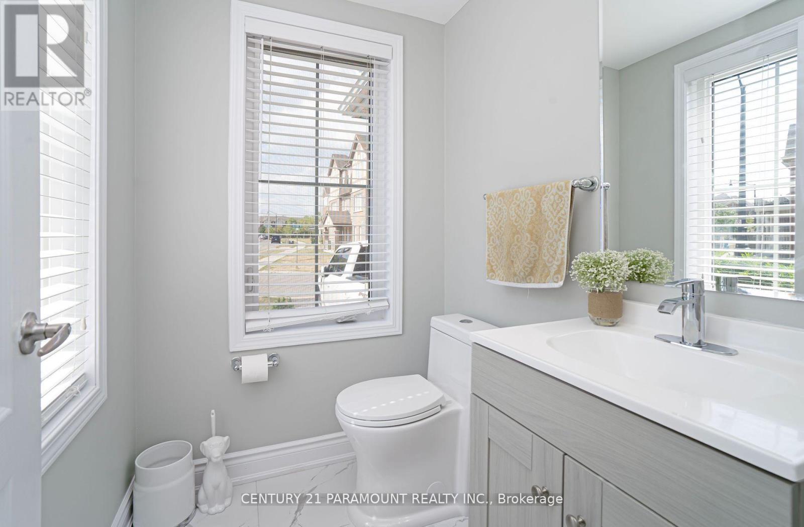 39 Fenchurch Drive, Brampton, Ontario  L7A 4G1 - Photo 22 - W12476405