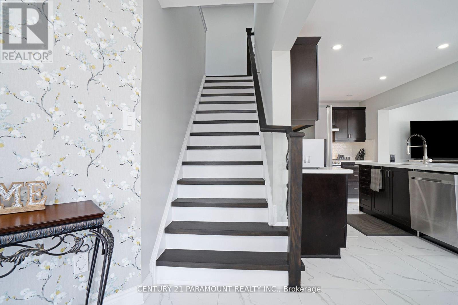 39 Fenchurch Drive, Brampton, Ontario  L7A 4G1 - Photo 24 - W12476405