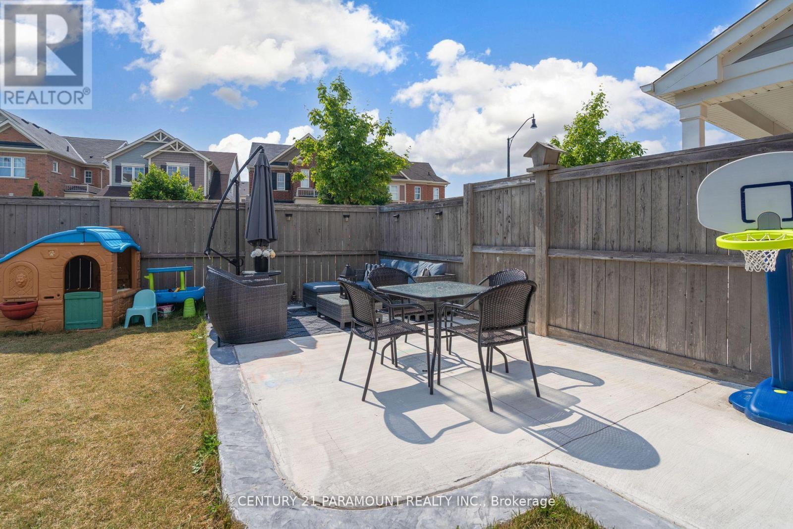 39 Fenchurch Drive, Brampton, Ontario  L7A 4G1 - Photo 45 - W12476405