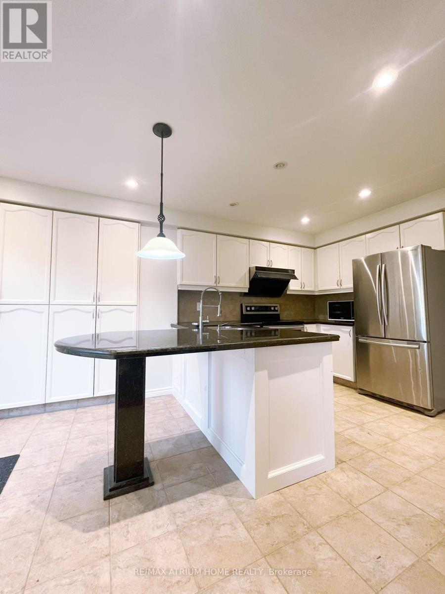 1554 Parish Lane, Oakville, Ontario  L6M 2Z6 - Photo 3 - W12476421