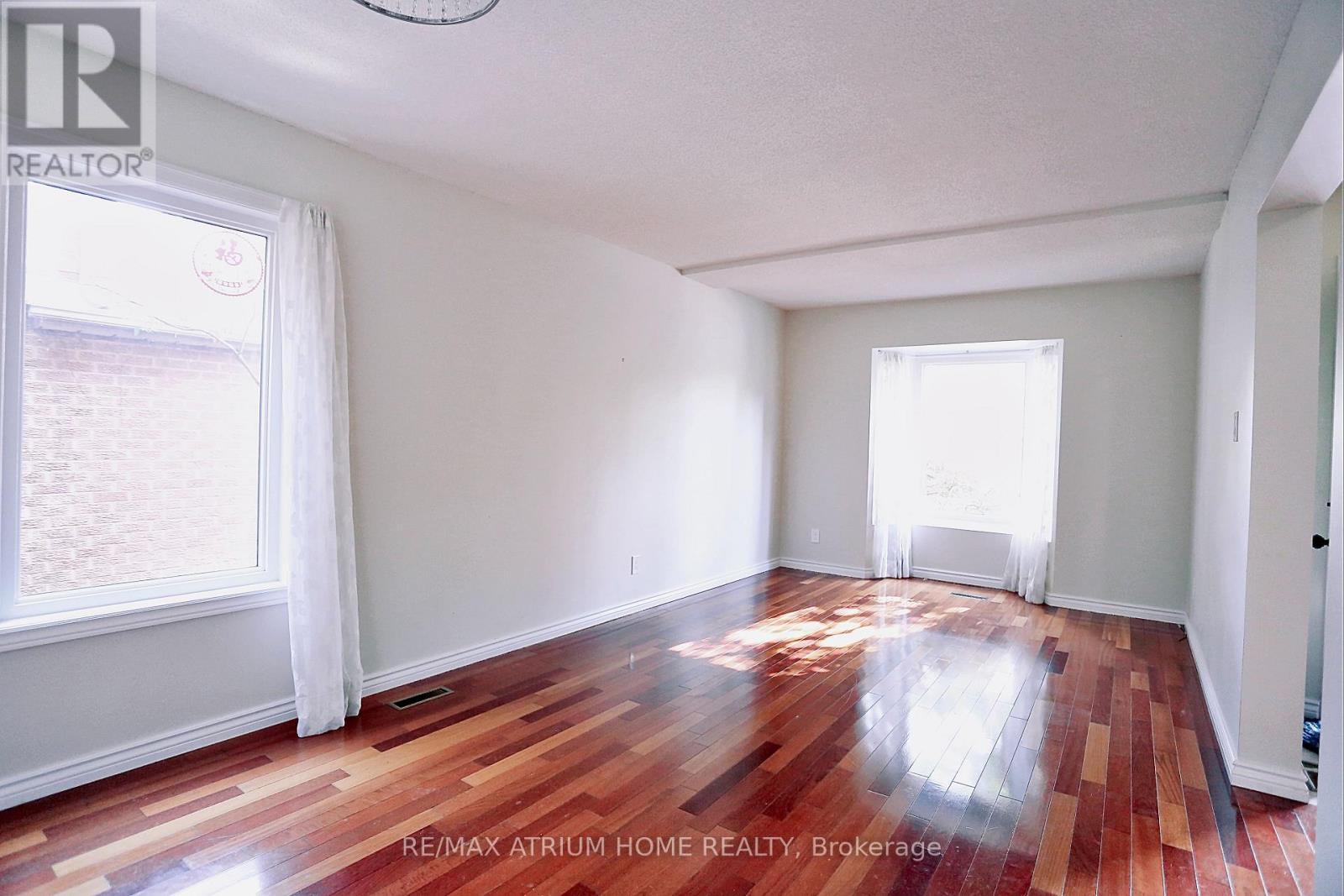 1554 Parish Lane, Oakville, Ontario  L6M 2Z6 - Photo 7 - W12476421