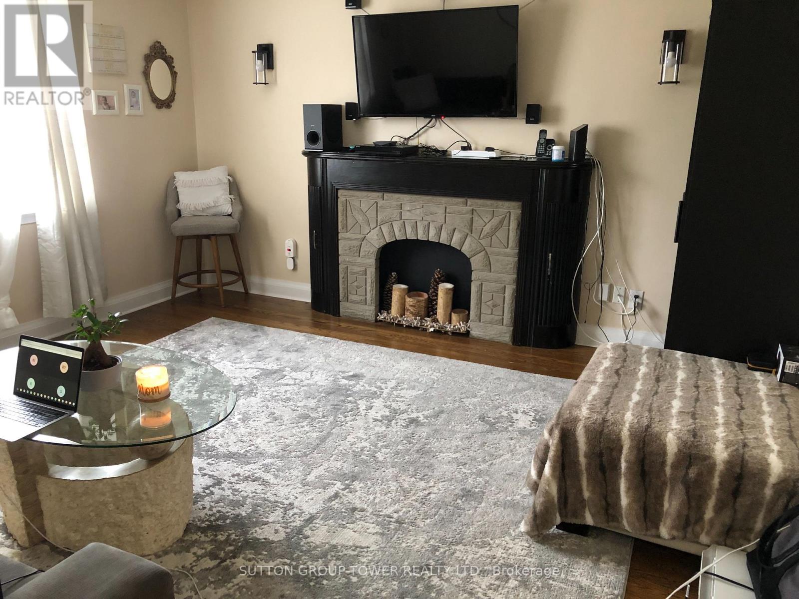 114 Lonborough Avenue, Toronto, Ontario  M6M 1Y1 - Photo 2 - W12476432