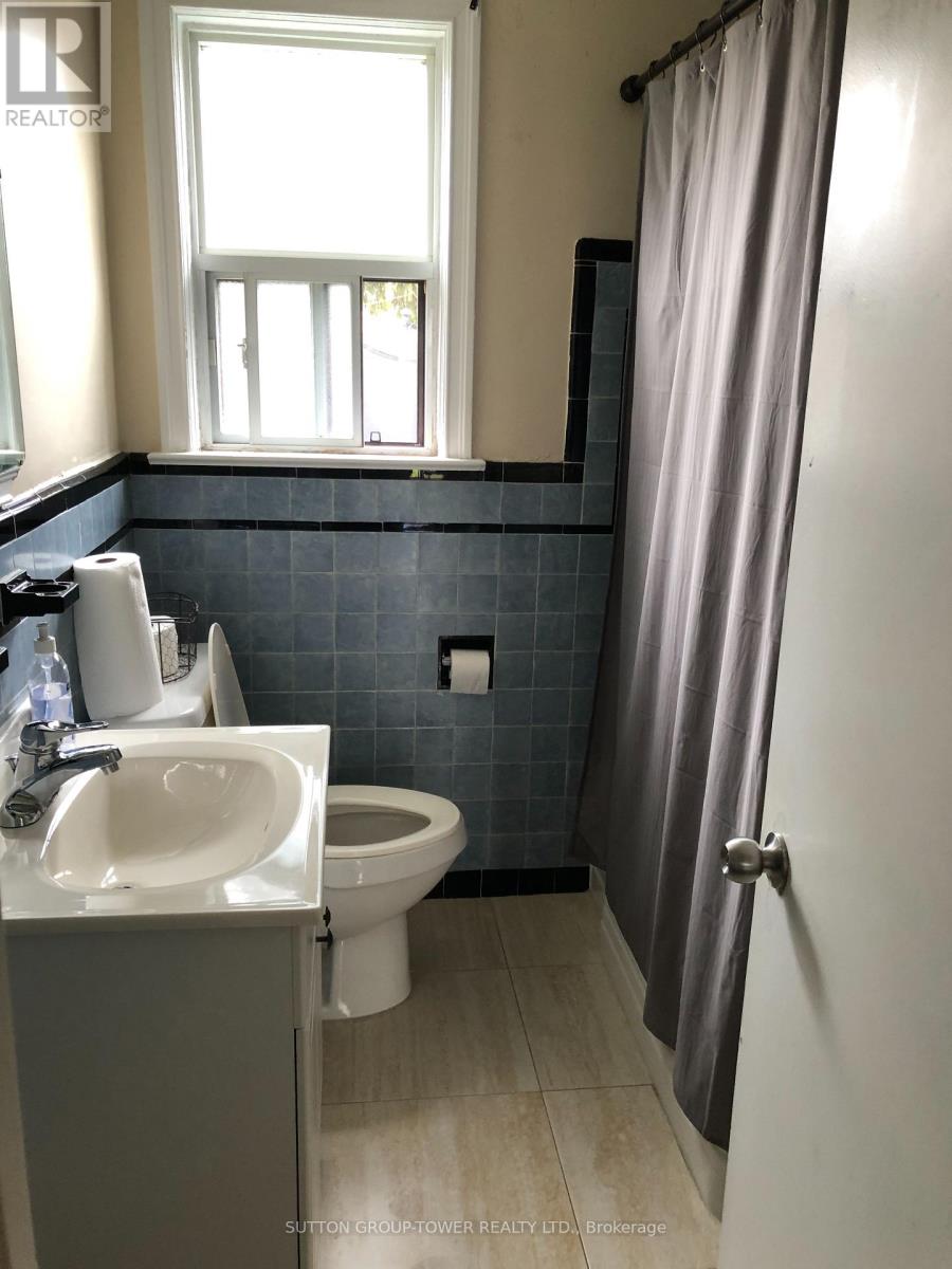 114 Lonborough Avenue, Toronto, Ontario  M6M 1Y1 - Photo 6 - W12476432