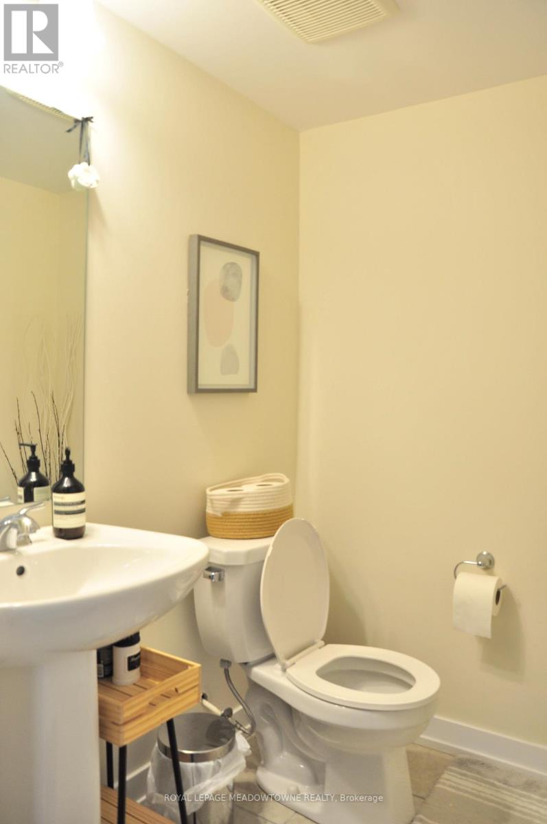251 - 60 Parrotta Drive, Toronto, Ontario  M9M 0E5 - Photo 14 - W12476437