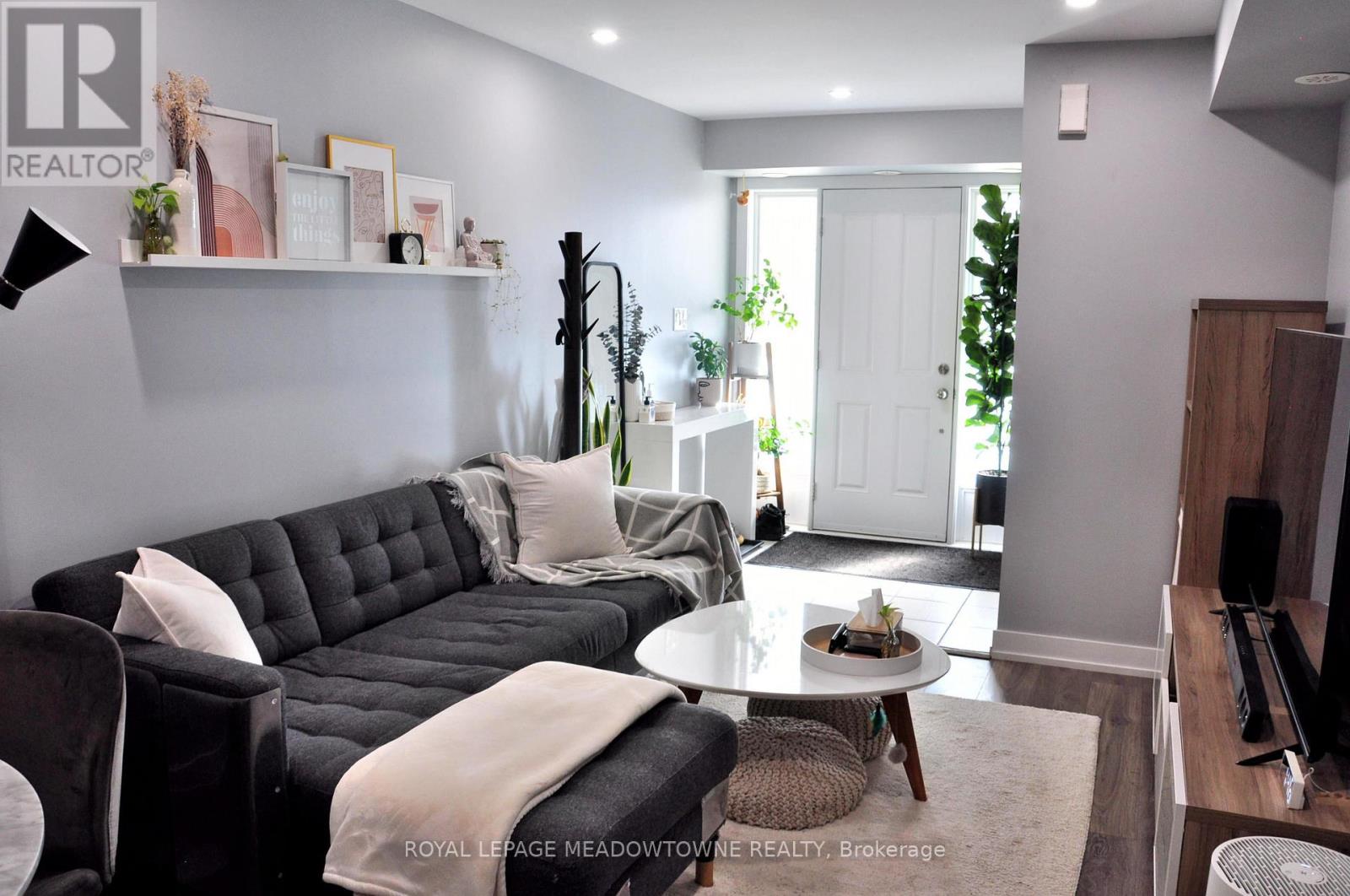 251 - 60 Parrotta Drive, Toronto, Ontario  M9M 0E5 - Photo 3 - W12476437
