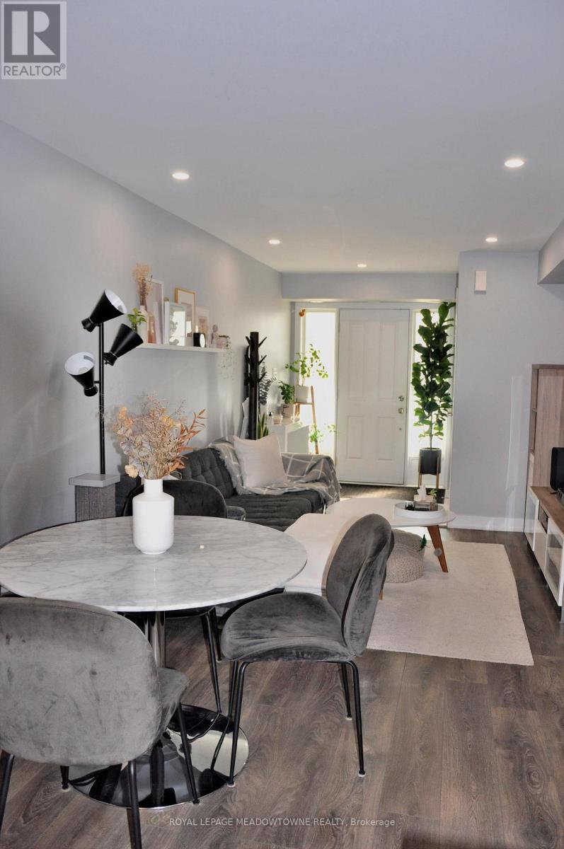 251 - 60 Parrotta Drive, Toronto, Ontario  M9M 0E5 - Photo 4 - W12476437