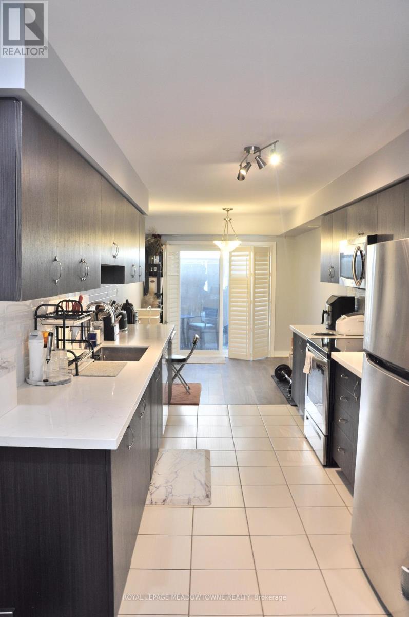 251 - 60 Parrotta Drive, Toronto, Ontario  M9M 0E5 - Photo 6 - W12476437