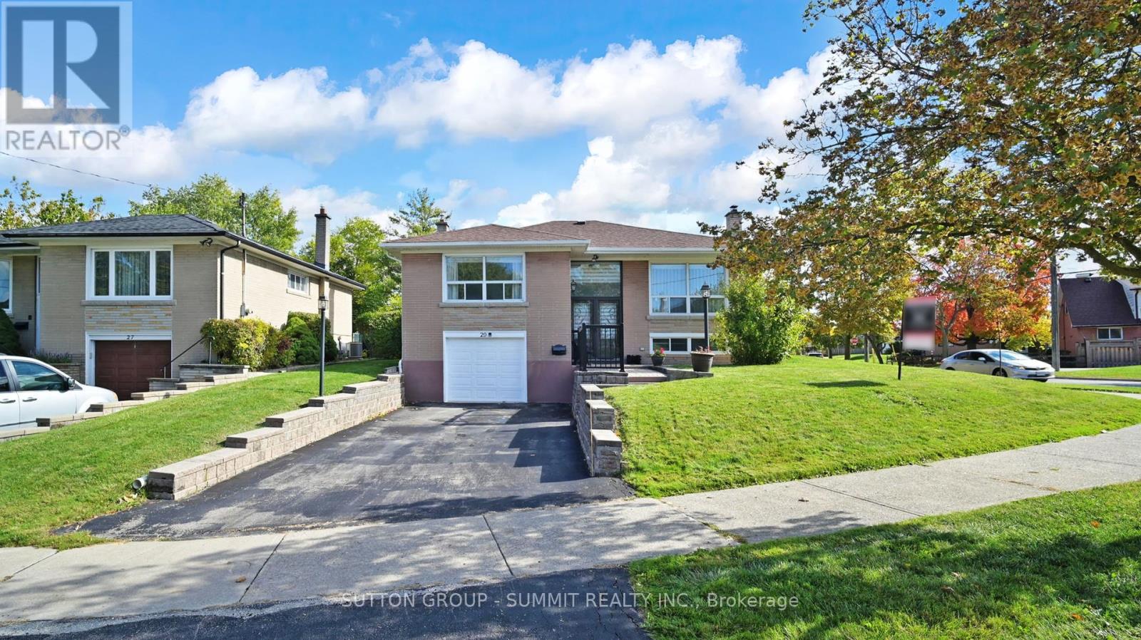 29 FALLOWFIELD ROAD, Toronto, Ontario