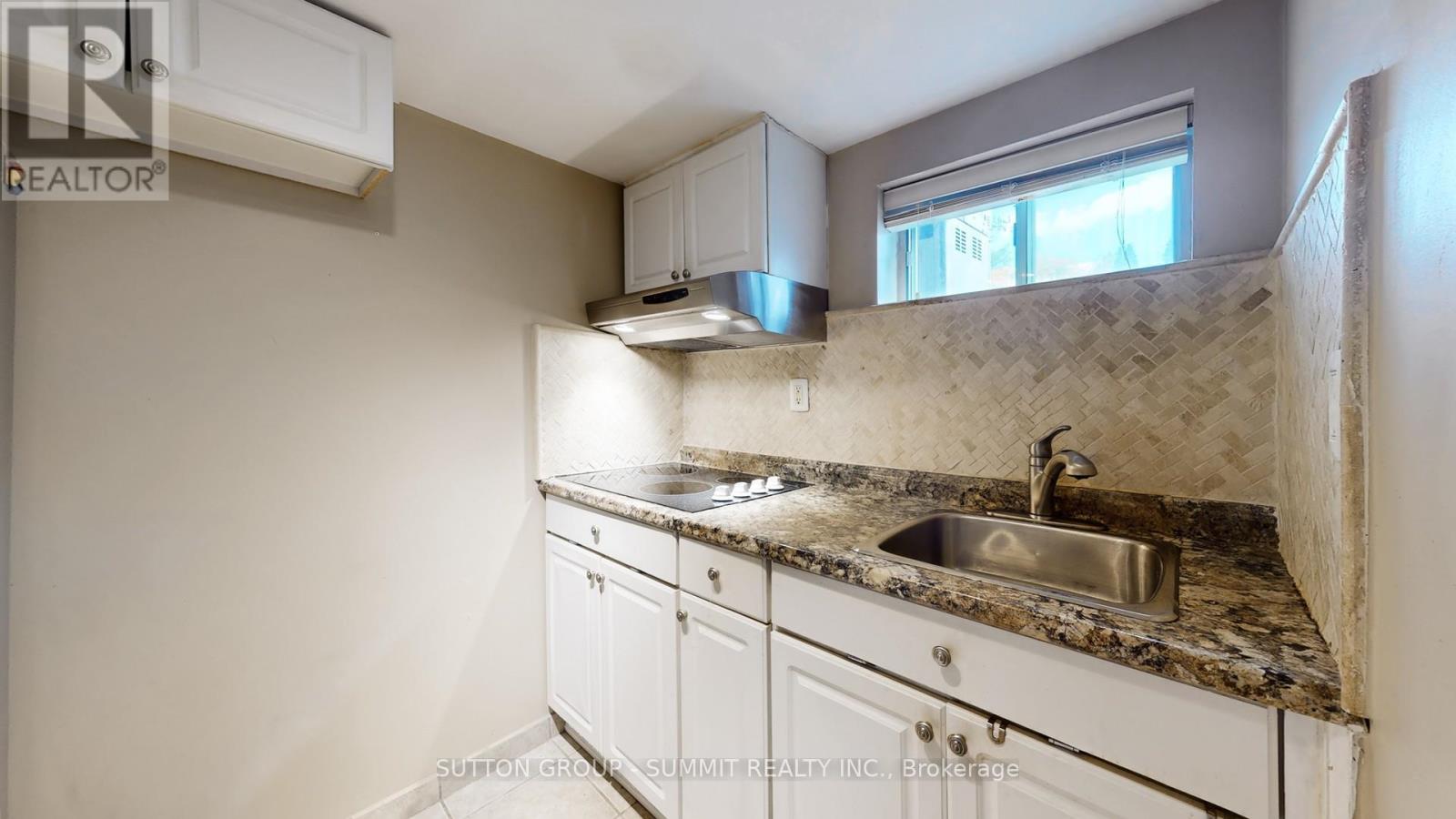 29 Fallowfield Road, Toronto, Ontario  M9W 2W3 - Photo 20 - W12476442