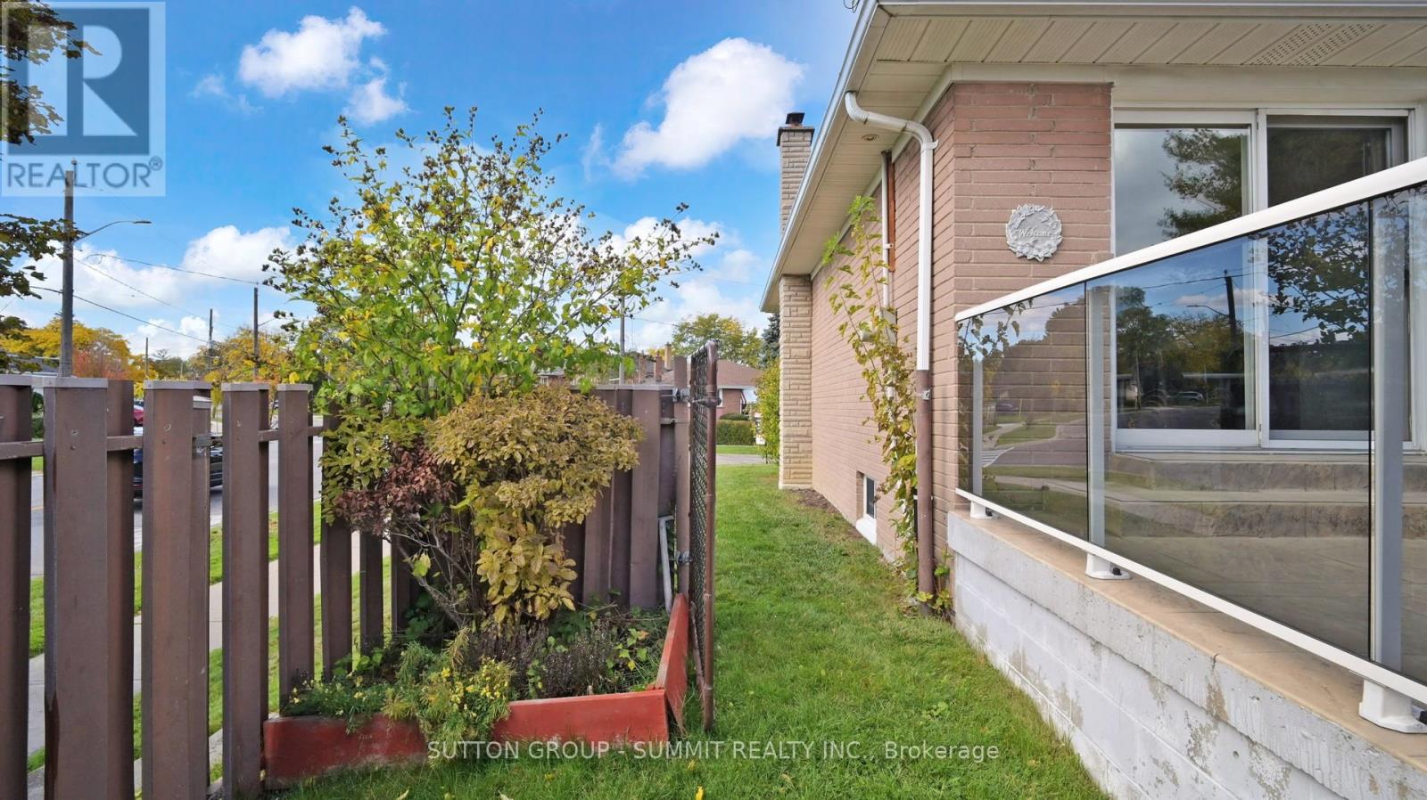 29 Fallowfield Road, Toronto, Ontario  M9W 2W3 - Photo 26 - W12476442