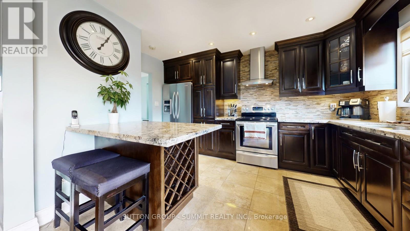 29 Fallowfield Road, Toronto, Ontario  M9W 2W3 - Photo 7 - W12476442
