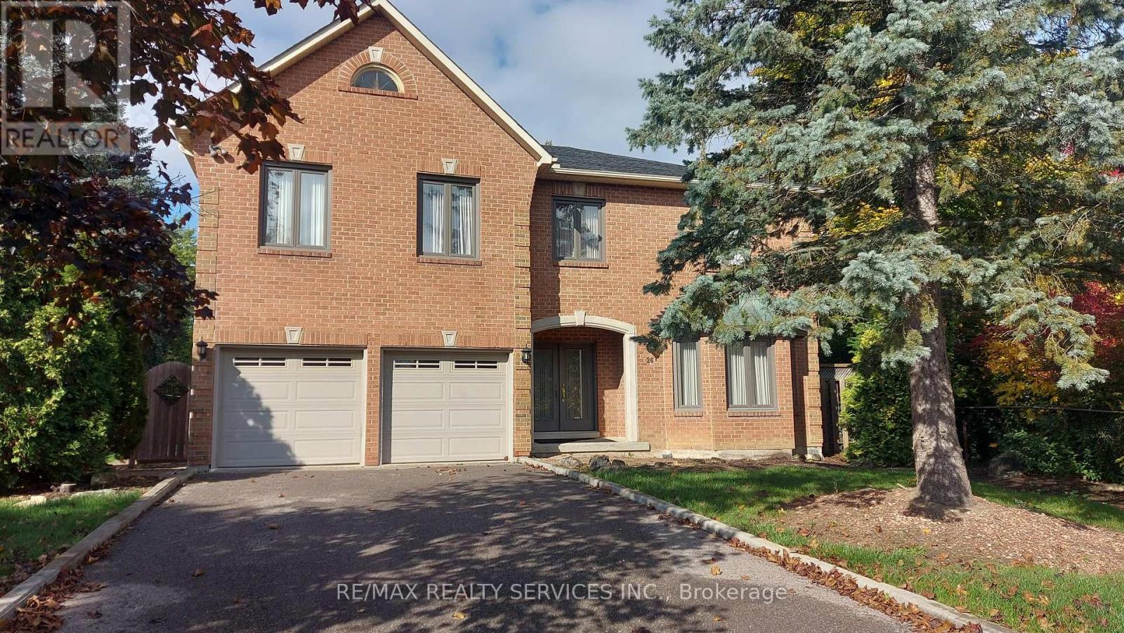 26 Hacienda Court, Brampton, Ontario  L6Z 3J1 - Photo 2 - W12348242
