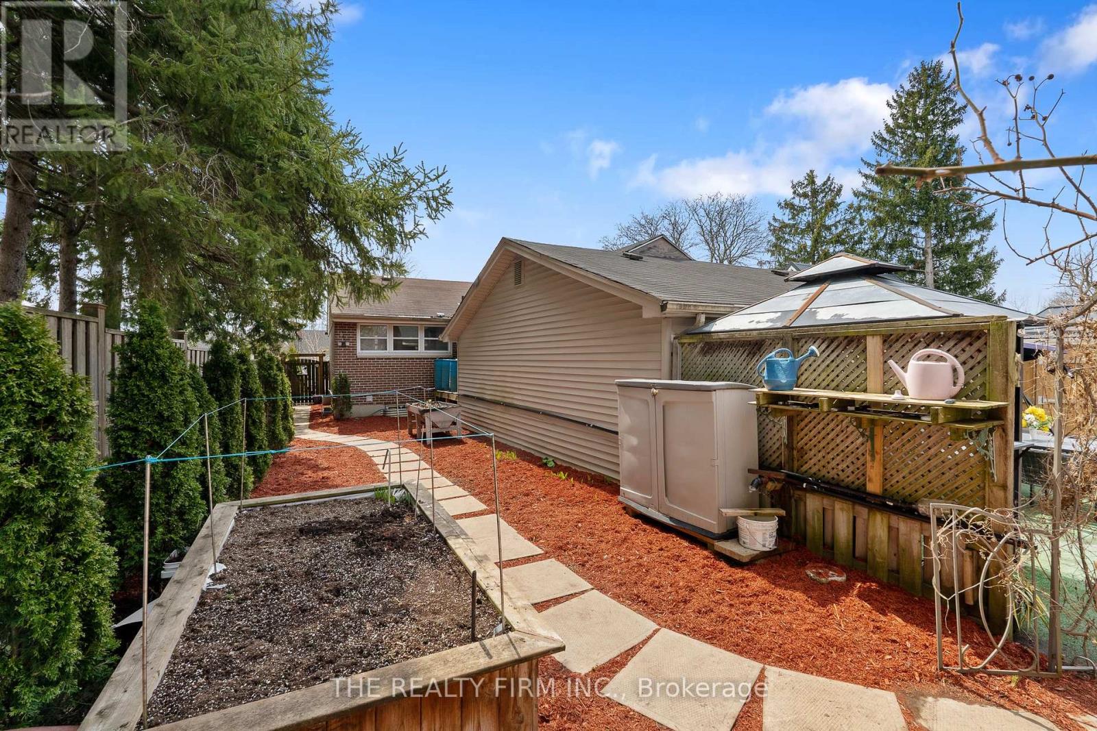 1864 Parkhurst Avenue, London East, Ontario  N5V 2C3 - Photo 36 - X12476491