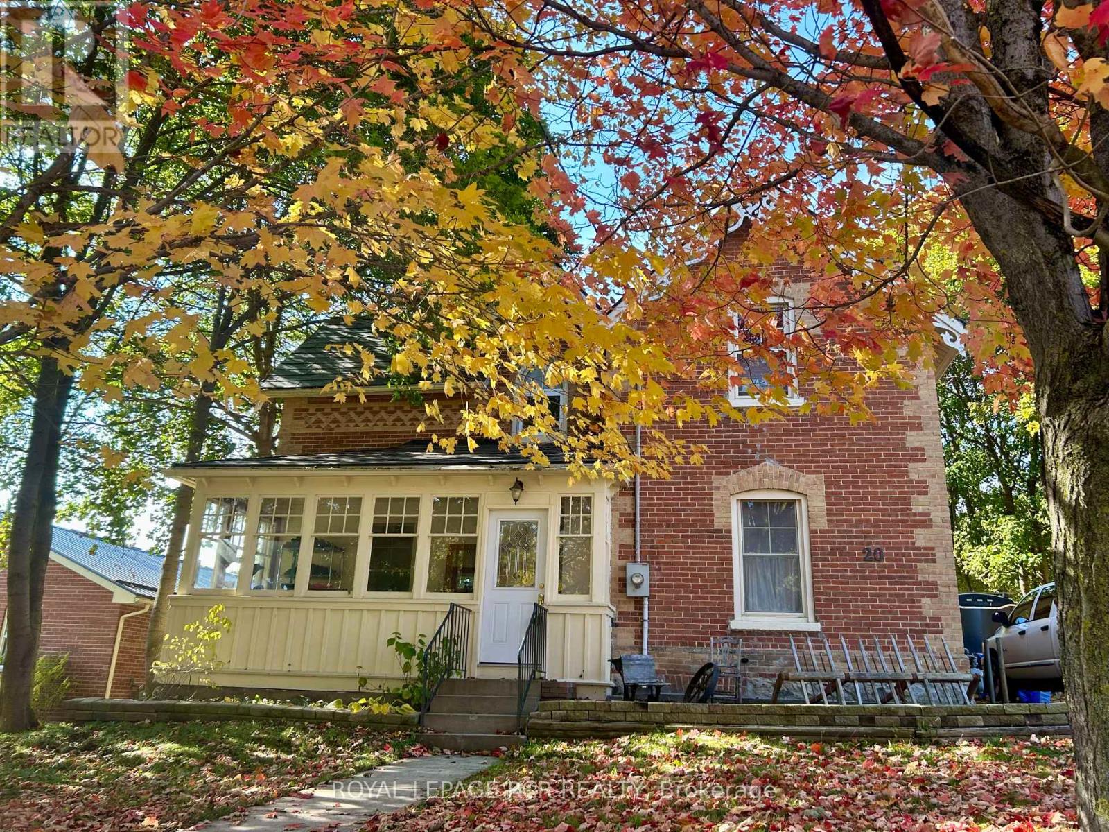 20 Main Street N, East Luther Grand Valley (Grand Valley), Ontario  L9W 5S7 - Photo 3 - X12249334