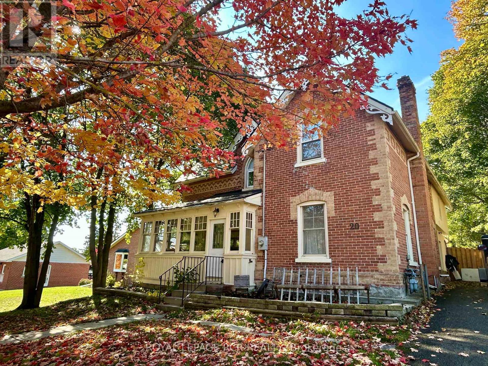 20 MAIN STREET N, east luther grand valley (grand valley), Ontario