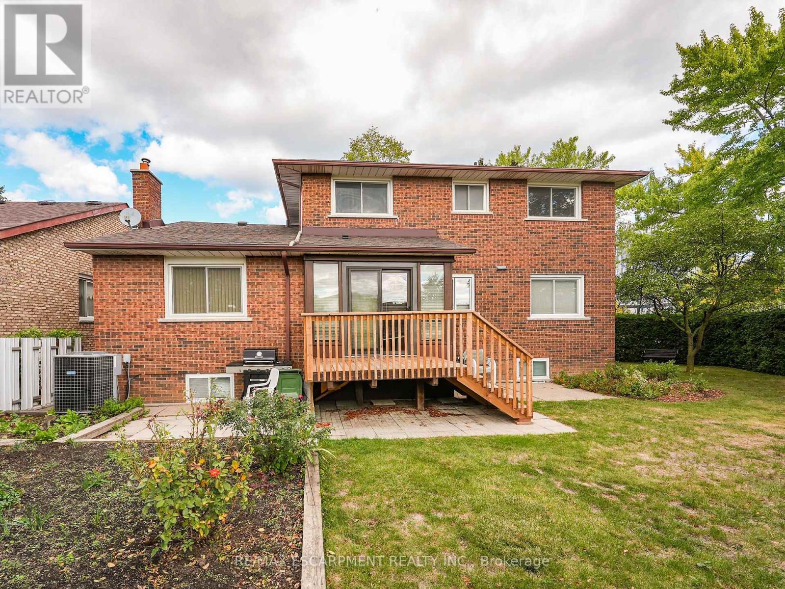 57 Neil Avenue, Hamilton, Ontario  L8G 2N1 - Photo 12 - X12476381