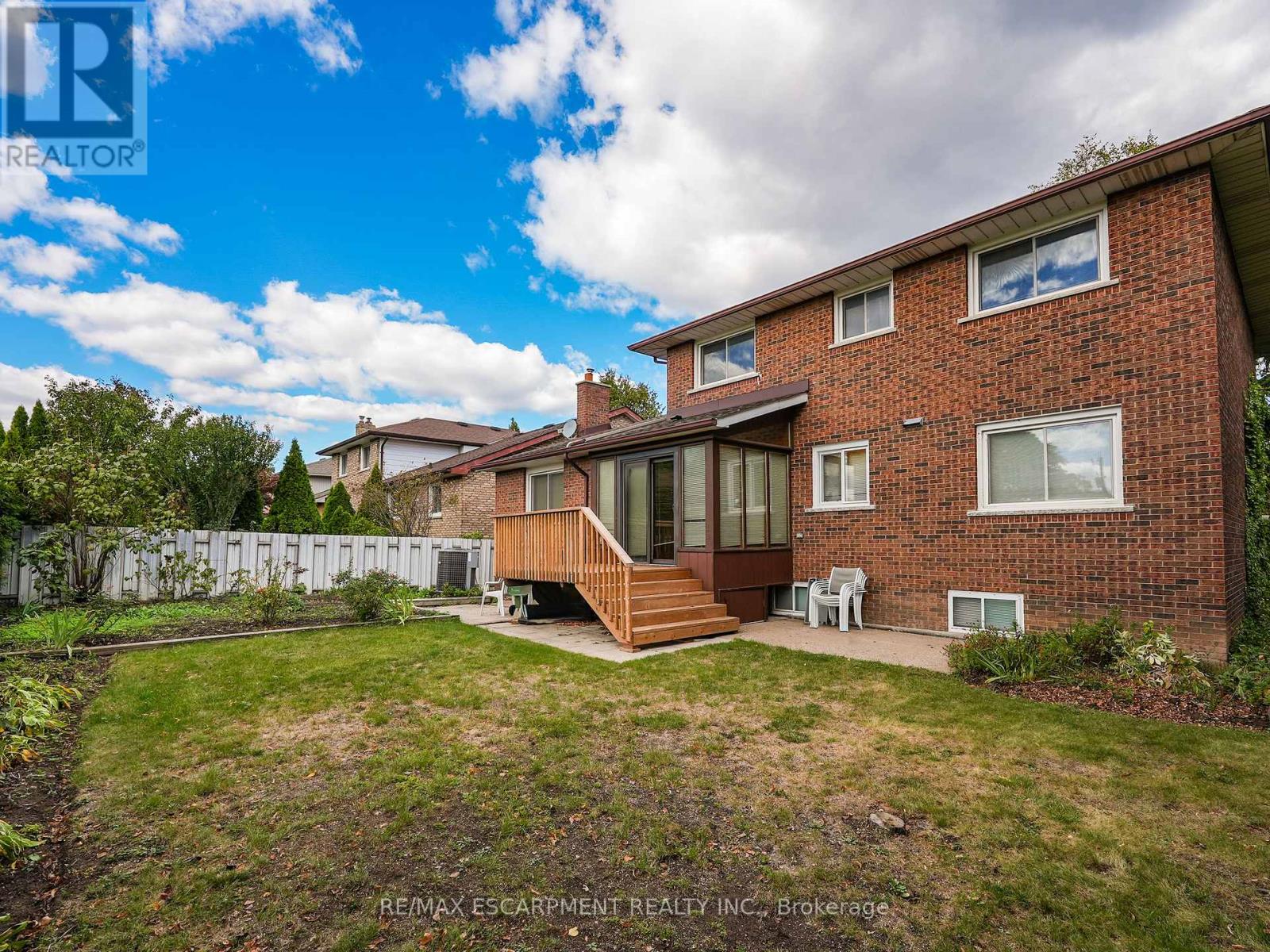 57 Neil Avenue, Hamilton, Ontario  L8G 2N1 - Photo 3 - X12476381