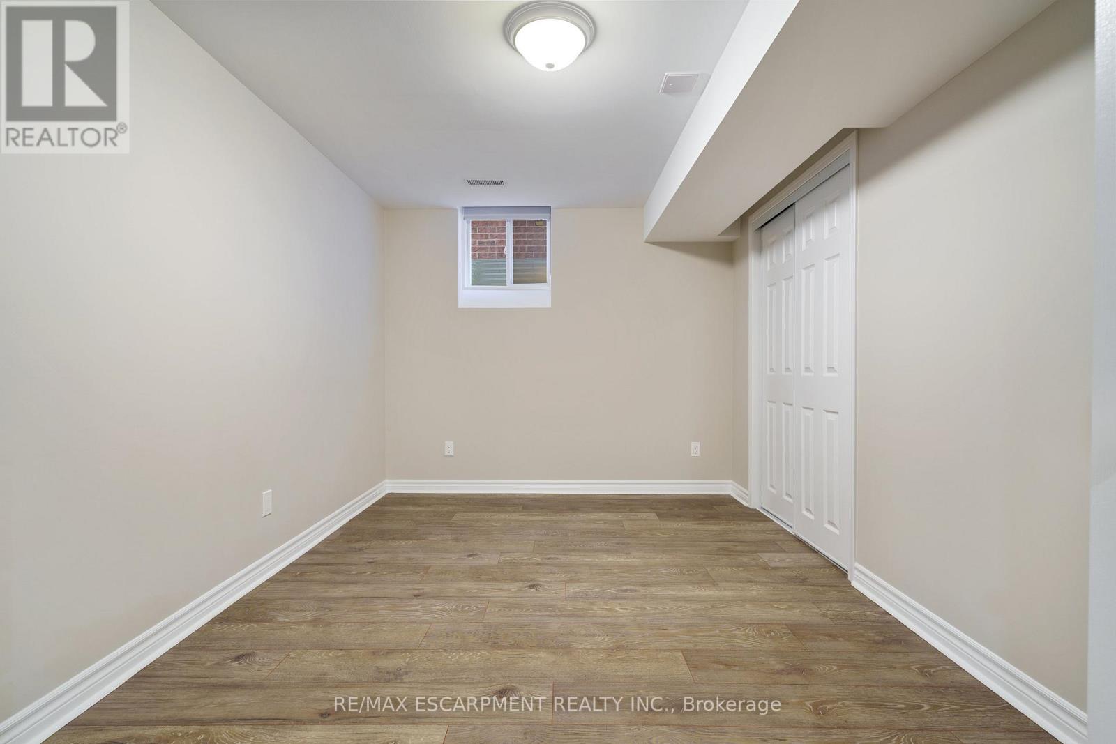 333 Valridge Drive, Hamilton, Ontario  L9G 0B1 - Photo 32 - X12476391