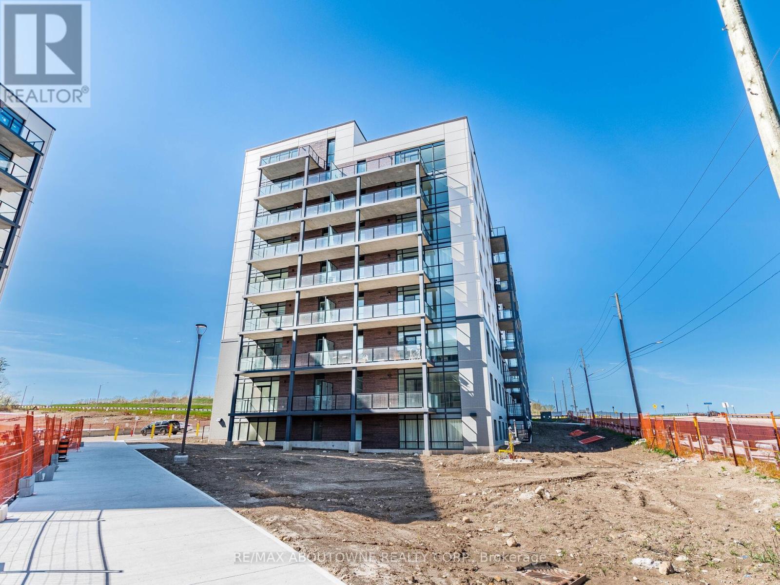 401 - 1098 Paisley Road, Guelph, Ontario  N1K 0E3 - Photo 2 - X12476393