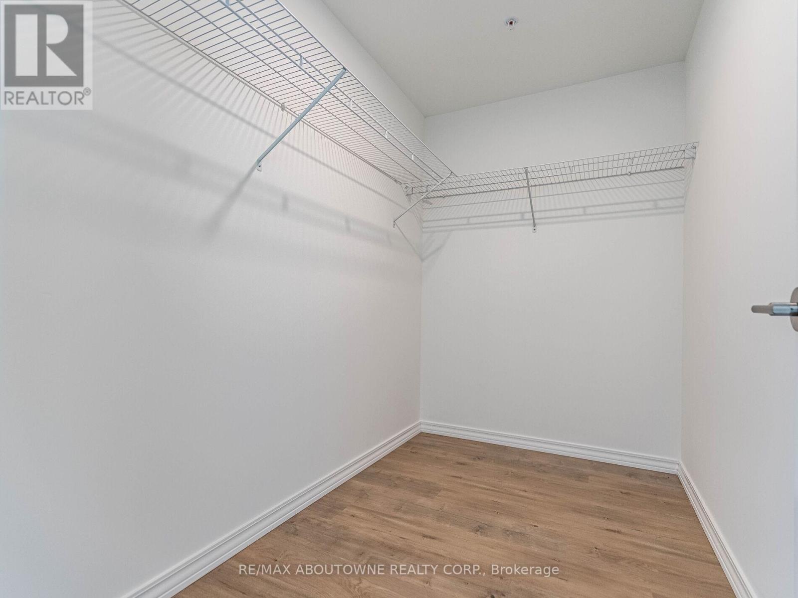401 - 1098 Paisley Road, Guelph, Ontario  N1K 0E3 - Photo 24 - X12476393