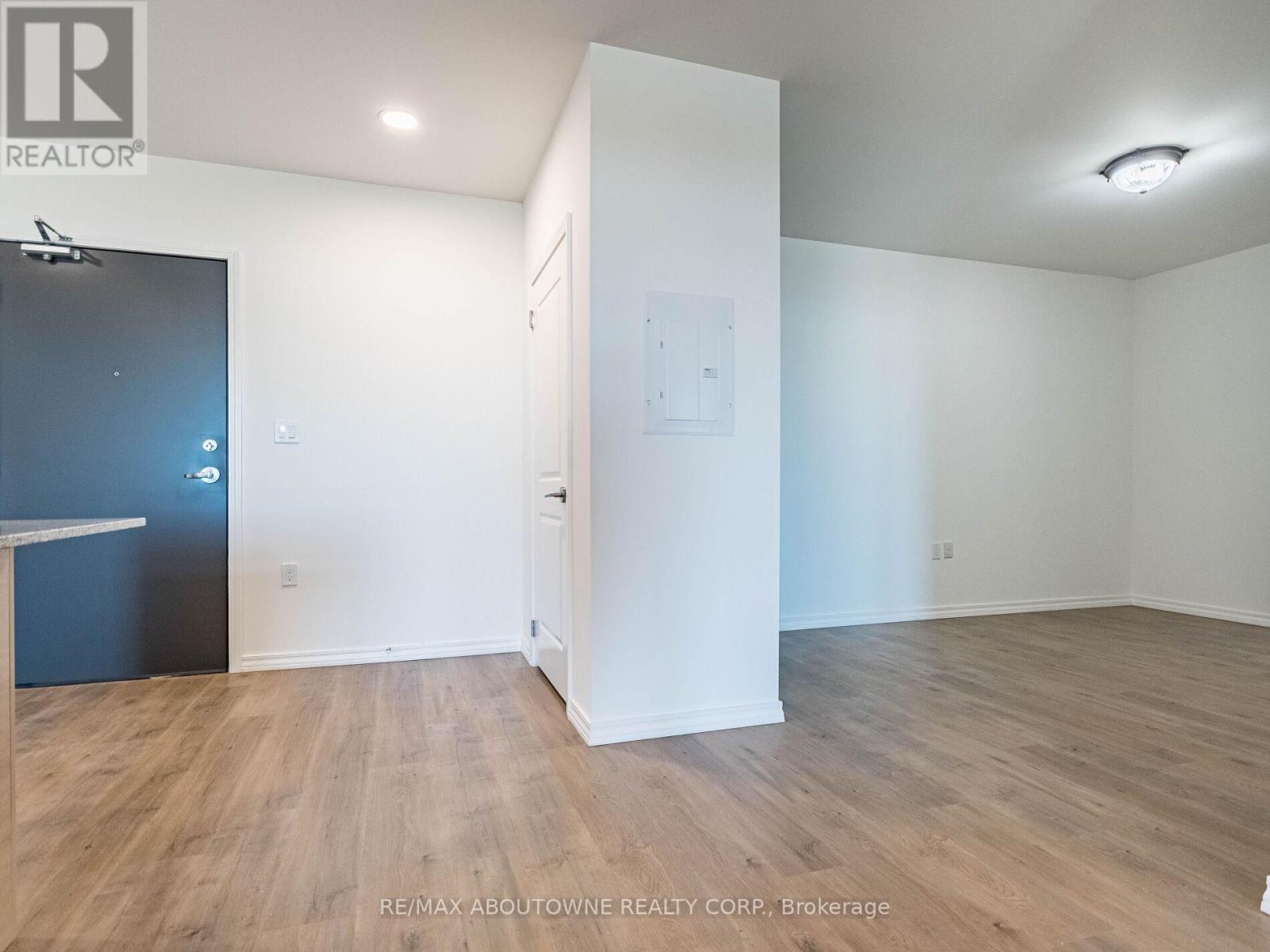 401 - 1098 Paisley Road, Guelph, Ontario  N1K 0E3 - Photo 7 - X12476393