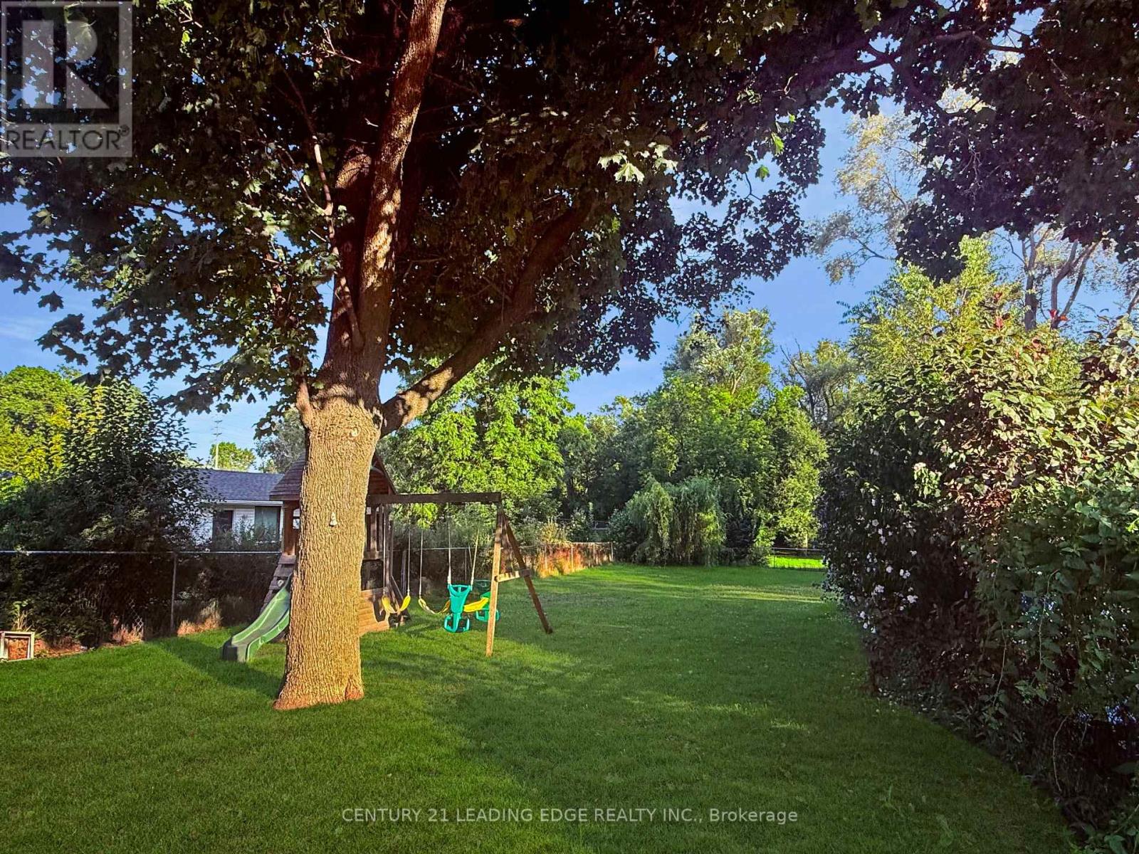 1891 Parkhurst Avenue, London East, Ontario  N5V 2C4 - Photo 18 - X12476397