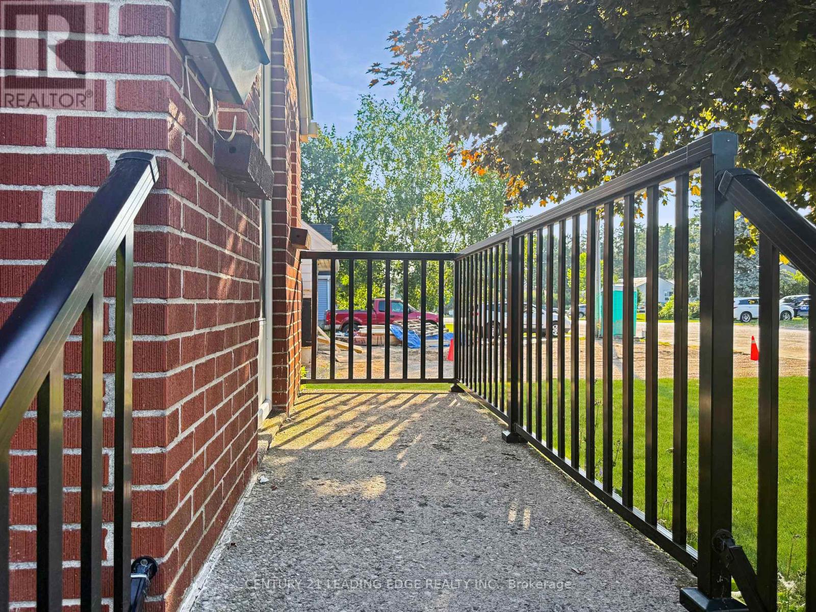 1891 Parkhurst Avenue, London East, Ontario  N5V 2C4 - Photo 2 - X12476397