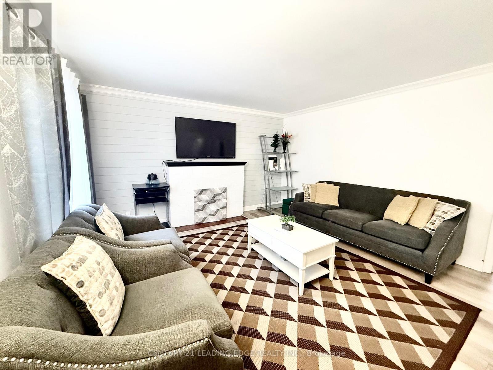 1891 Parkhurst Avenue, London East, Ontario  N5V 2C4 - Photo 4 - X12476397