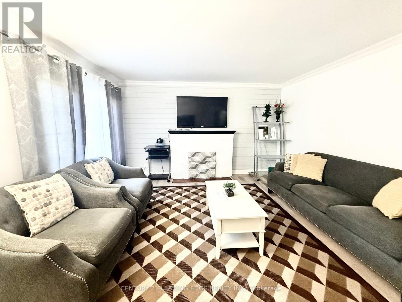 1891 Parkhurst Avenue, London East, Ontario  N5V 2C4 - Photo 5 - X12476397