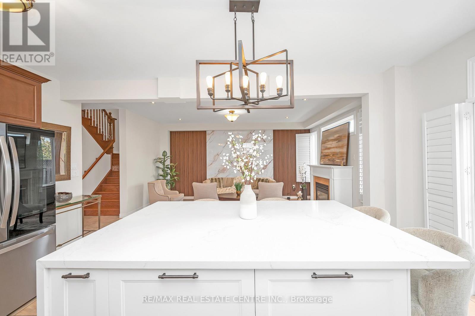 733 Stone Church Road E, Hamilton, Ontario  L8W 1A9 - Photo 17 - X12476426