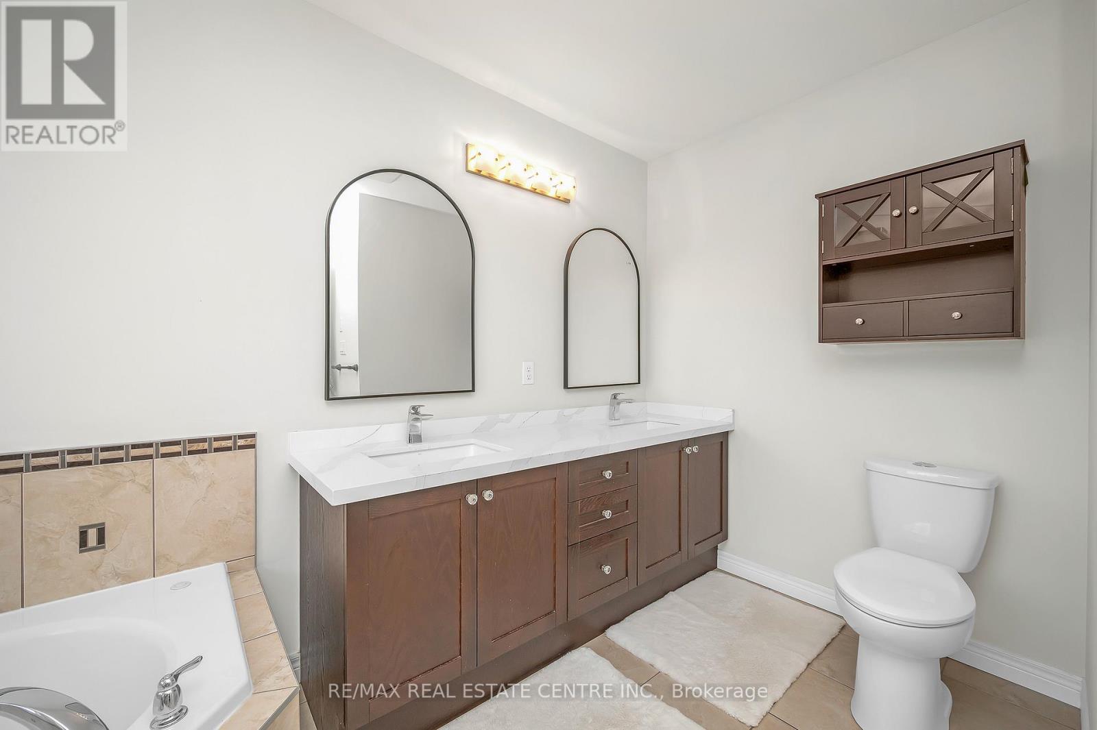 733 Stone Church Road E, Hamilton, Ontario  L8W 1A9 - Photo 22 - X12476426