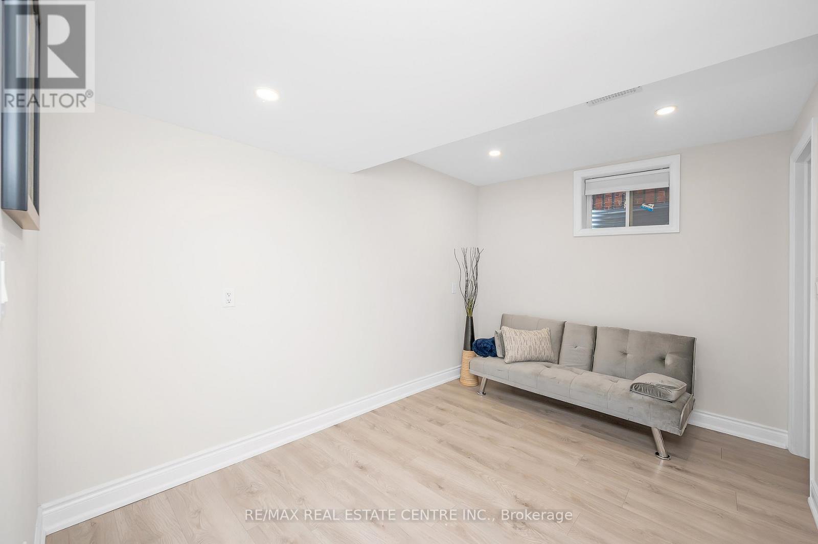 733 Stone Church Road E, Hamilton, Ontario  L8W 1A9 - Photo 37 - X12476426
