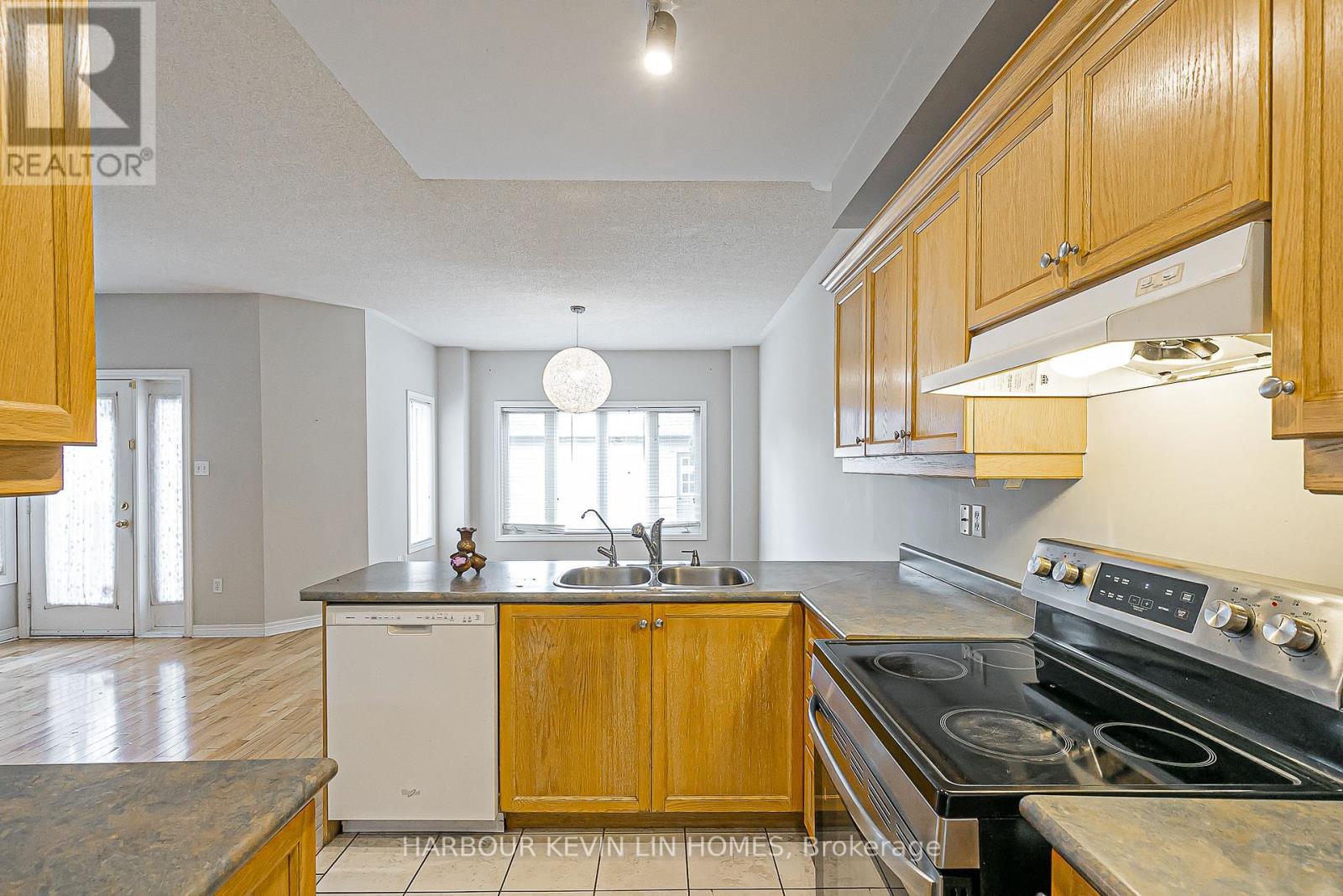 46 Country Glen Road, Markham, Ontario  L6B 1B5 - Photo 16 - N12427502