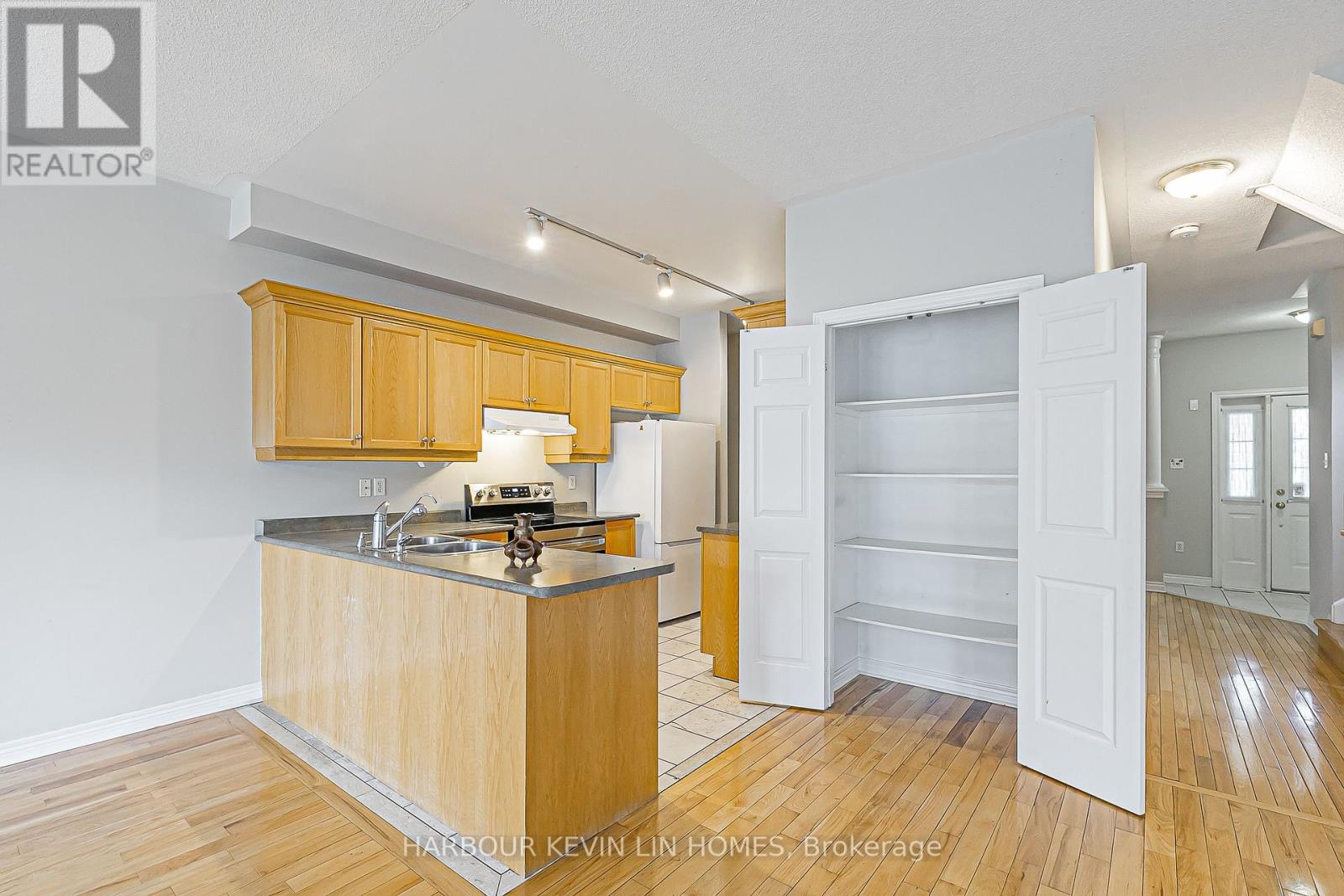 46 Country Glen Road, Markham, Ontario  L6B 1B5 - Photo 17 - N12427502
