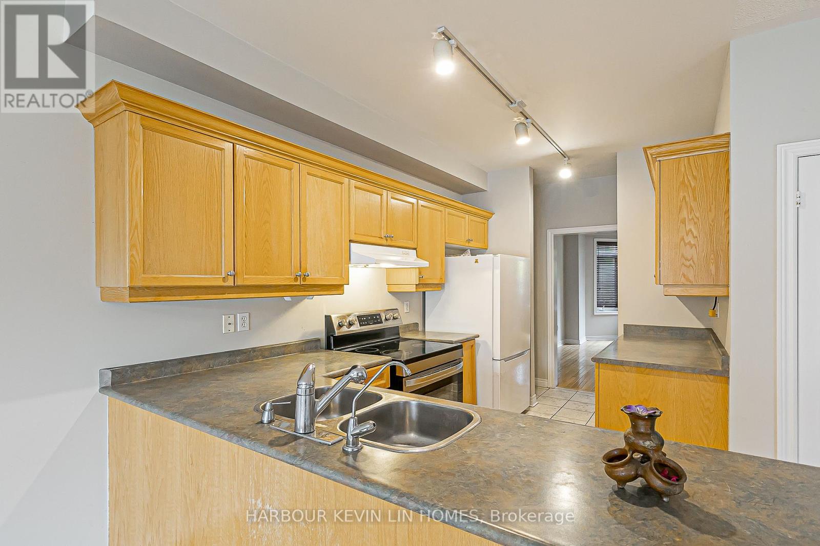 46 Country Glen Road, Markham, Ontario  L6B 1B5 - Photo 14 - N12427502