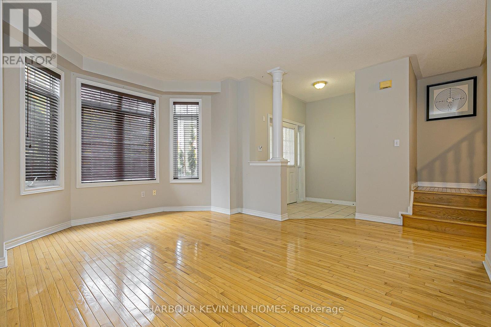 46 Country Glen Road, Markham, Ontario  L6B 1B5 - Photo 5 - N12427502